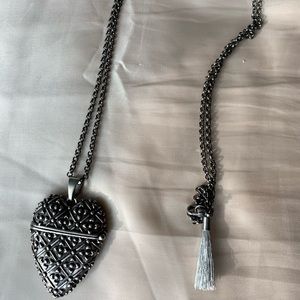 Heart shaped necklace with opening compartment